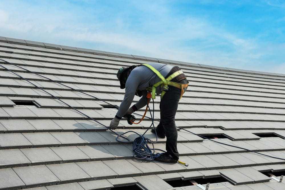 tips for inspecting old roofs