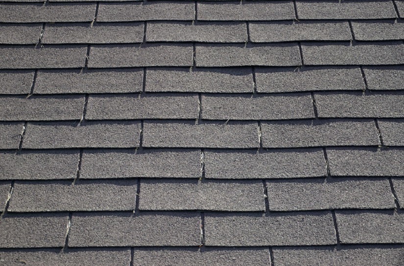 asphalt shingles vs wood shakes Asphalt Shingles vs Wood Shakes: Comparison of Style and Cost