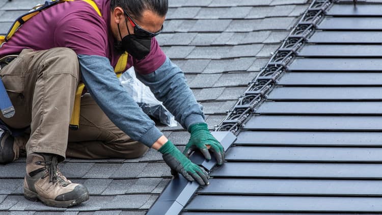 Government Incentives for Solar Roofing